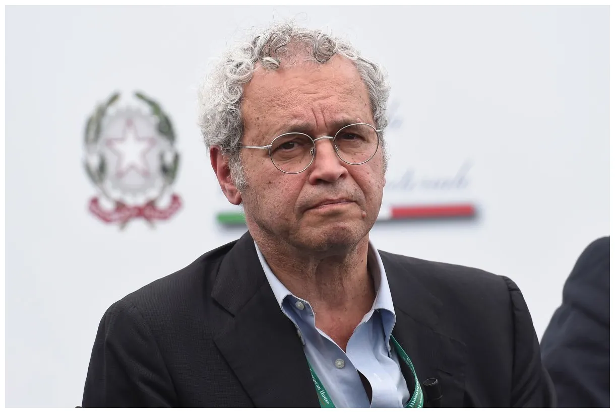 Enrico Mentana diventa nonno: "Oggi in sala parto..."