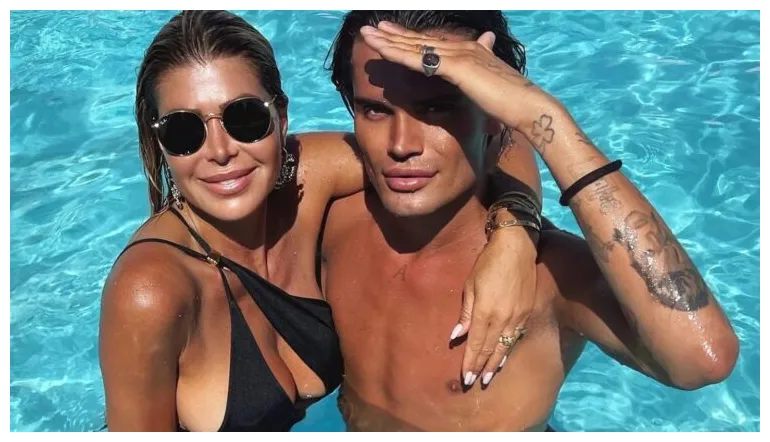 9 Hot Sexy Estelle Cruijff Bikini Pics