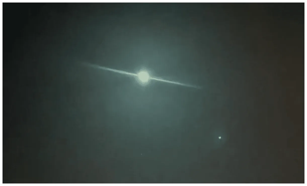 Espace une impressionnante étoile filante observée dans le nord de la