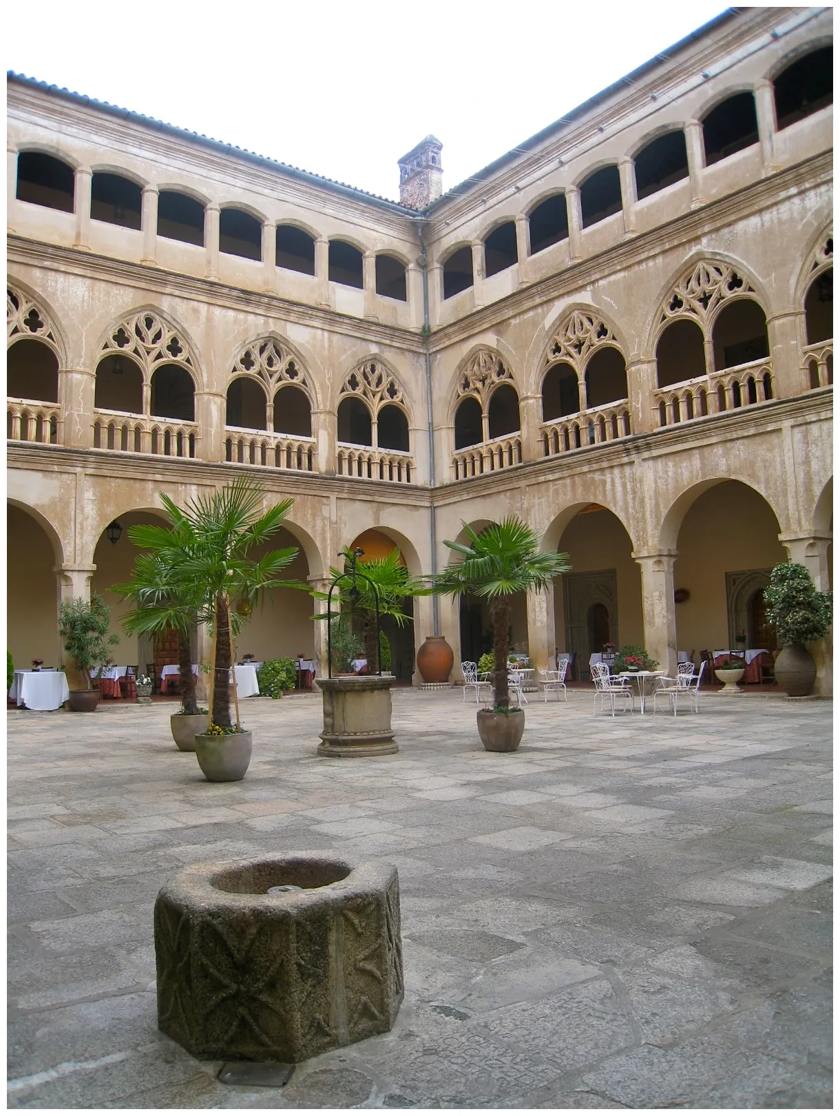 Sabores y Senderos de Sevilla: Extremadura - Guadalupe