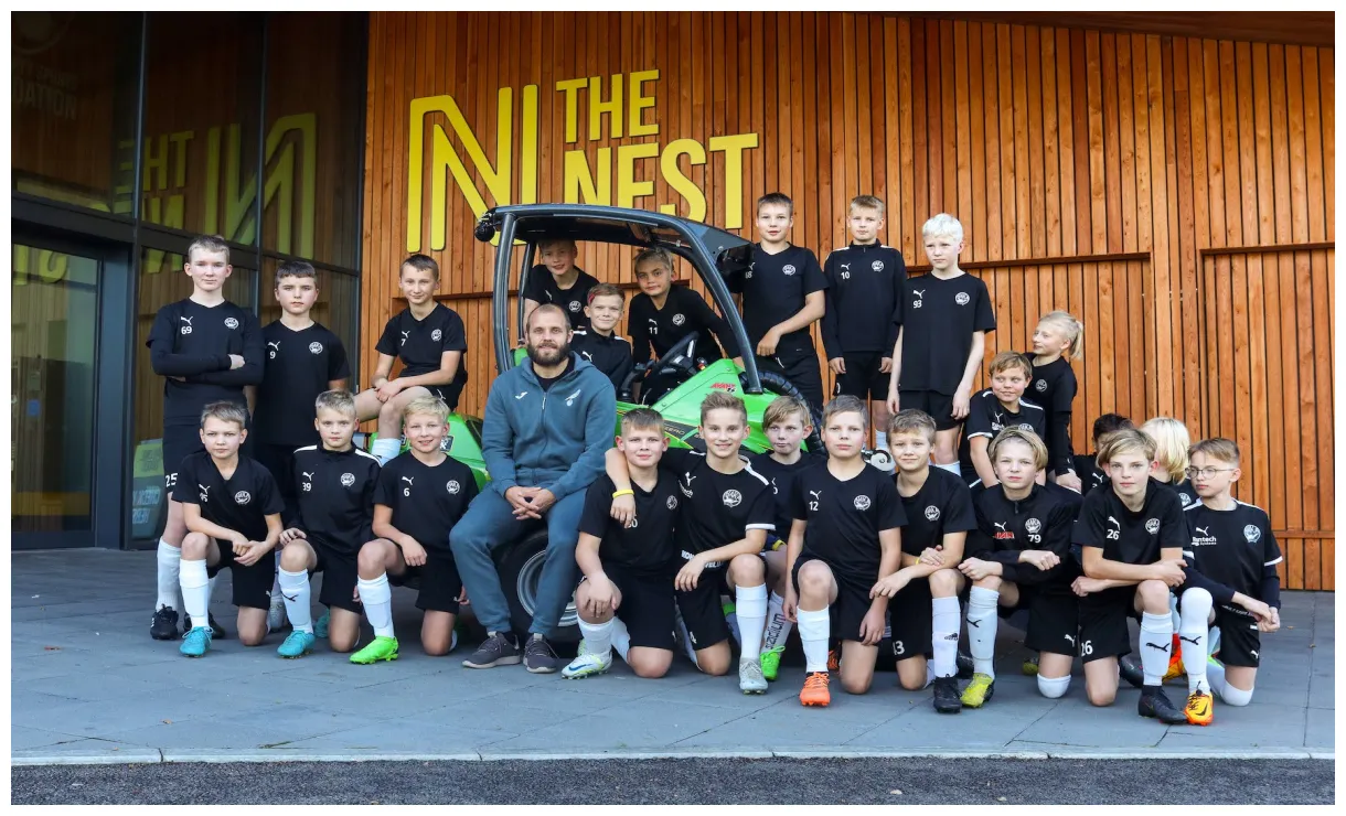 Youngsters enjoy residential at the nest the nest