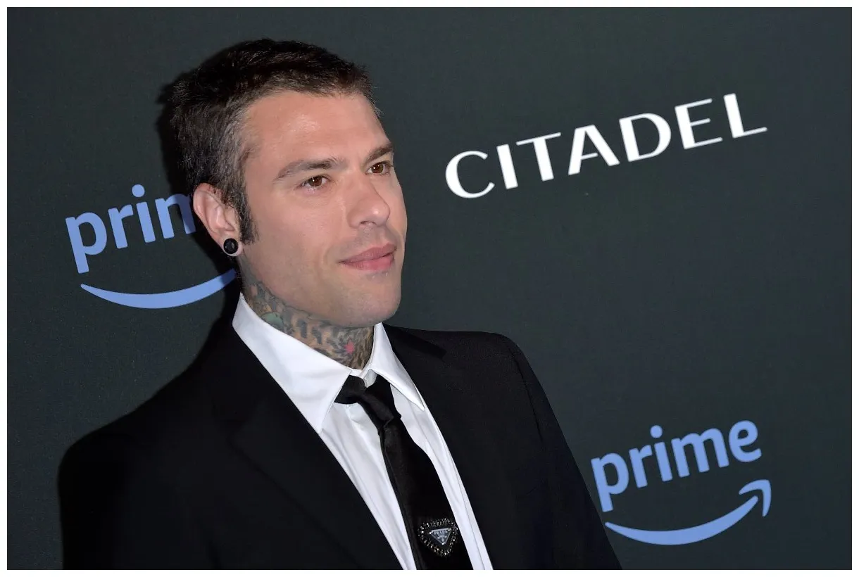 è stato ricoverato d'urgenza per un'emorragia interna