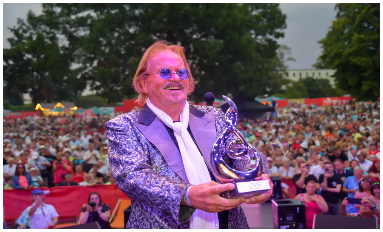 FRANK ZANDER Frank Zander für sein Lebenswerk geehrt! – Smago