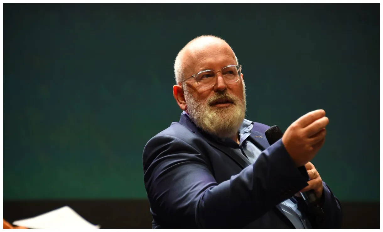 Frans Timmermans ontvangt Vrede van Nijmegen Penning - Vox magazine