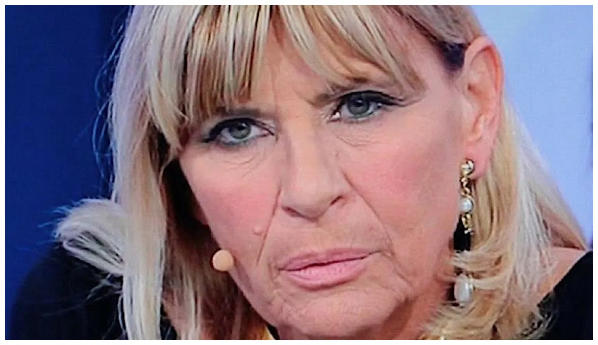 Chi è , also known as the