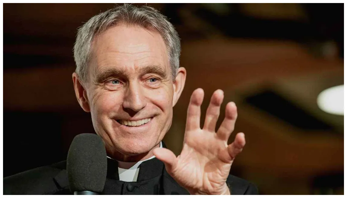 Kirche-und-leben früherer papst-sekretär zurück in