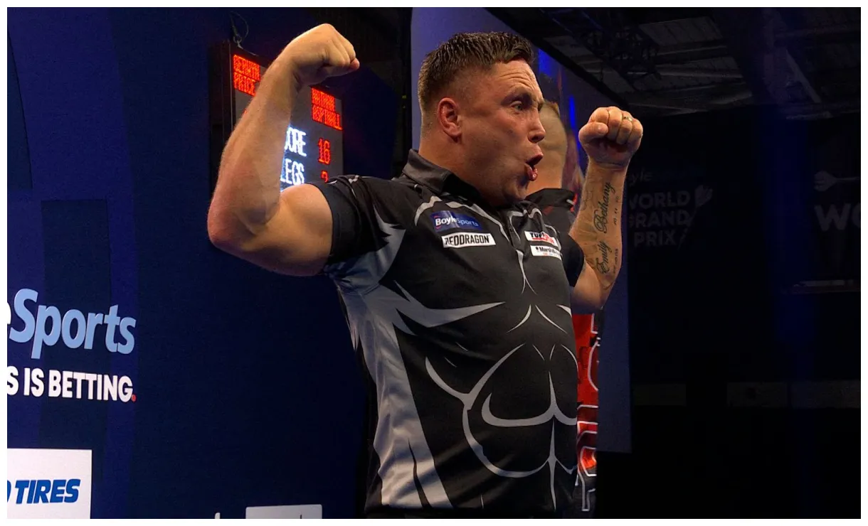 Gerwyn Price flexes the muscles after stunning 117 checkout! | Darts