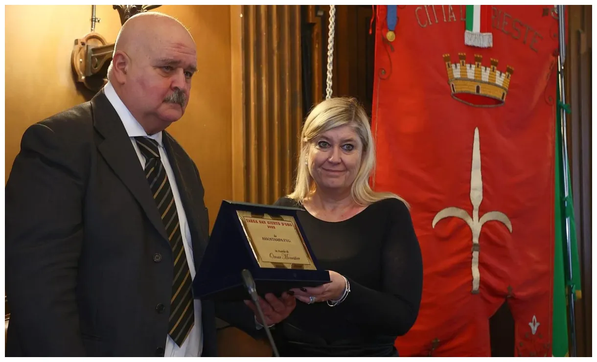 In trieste, the golden san giusto rewards sinagra, a plaque in memory