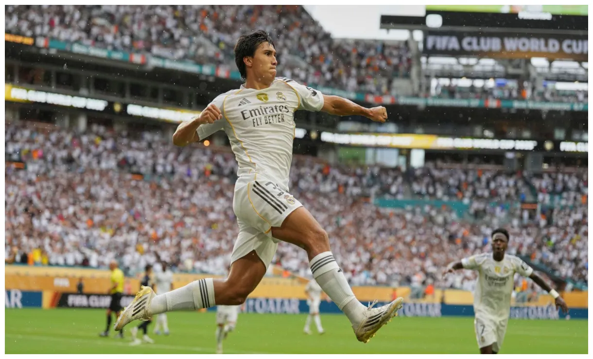 Vodacom soccer news 's golden header sends real