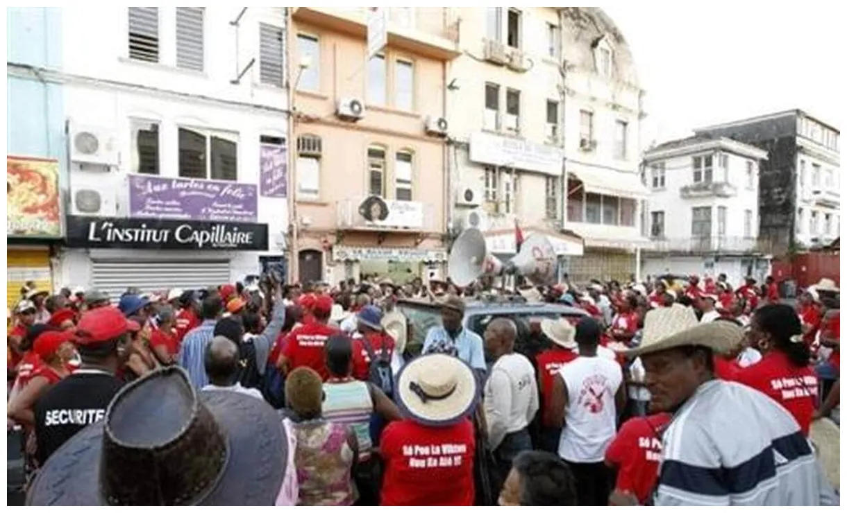 Martinique fin de la grève historique après la signature d'un accord