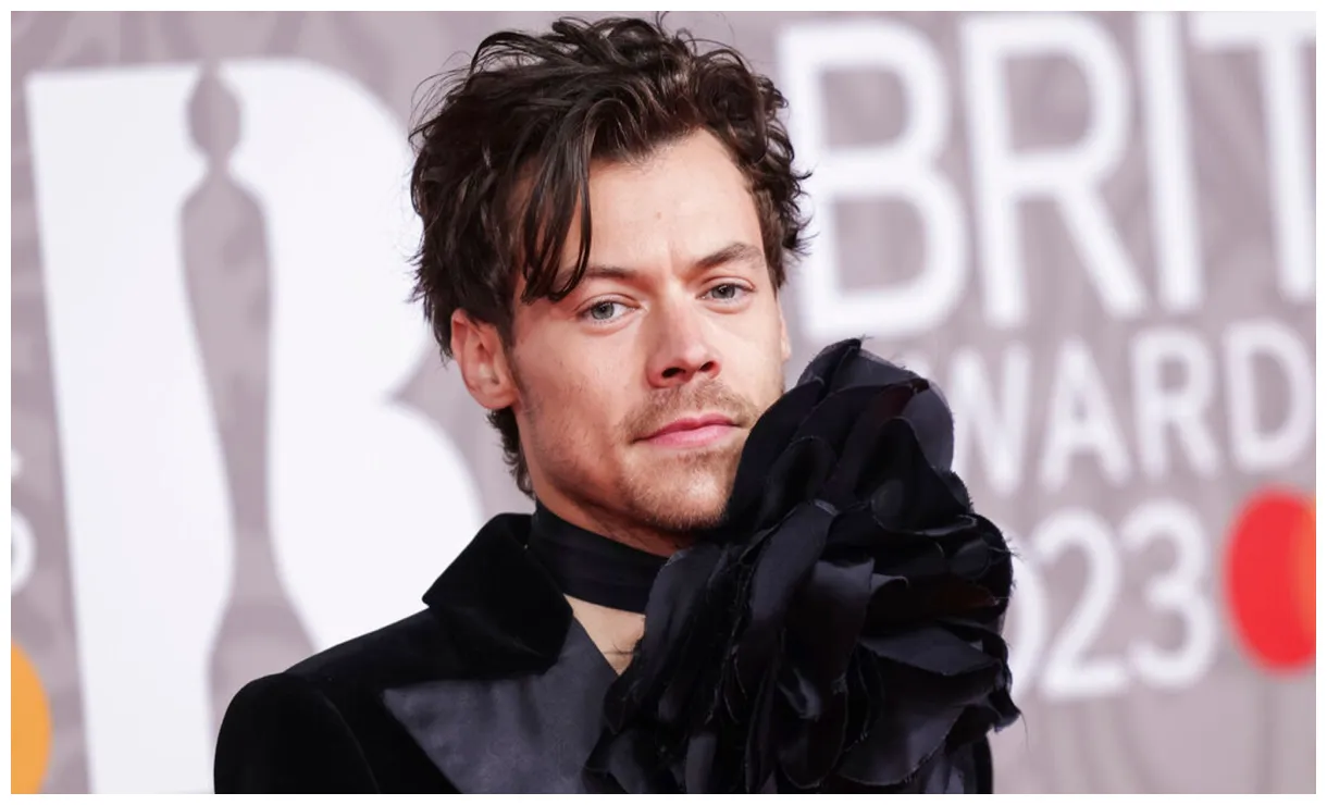 Surprises fans with new haircut ents & arts news sky news