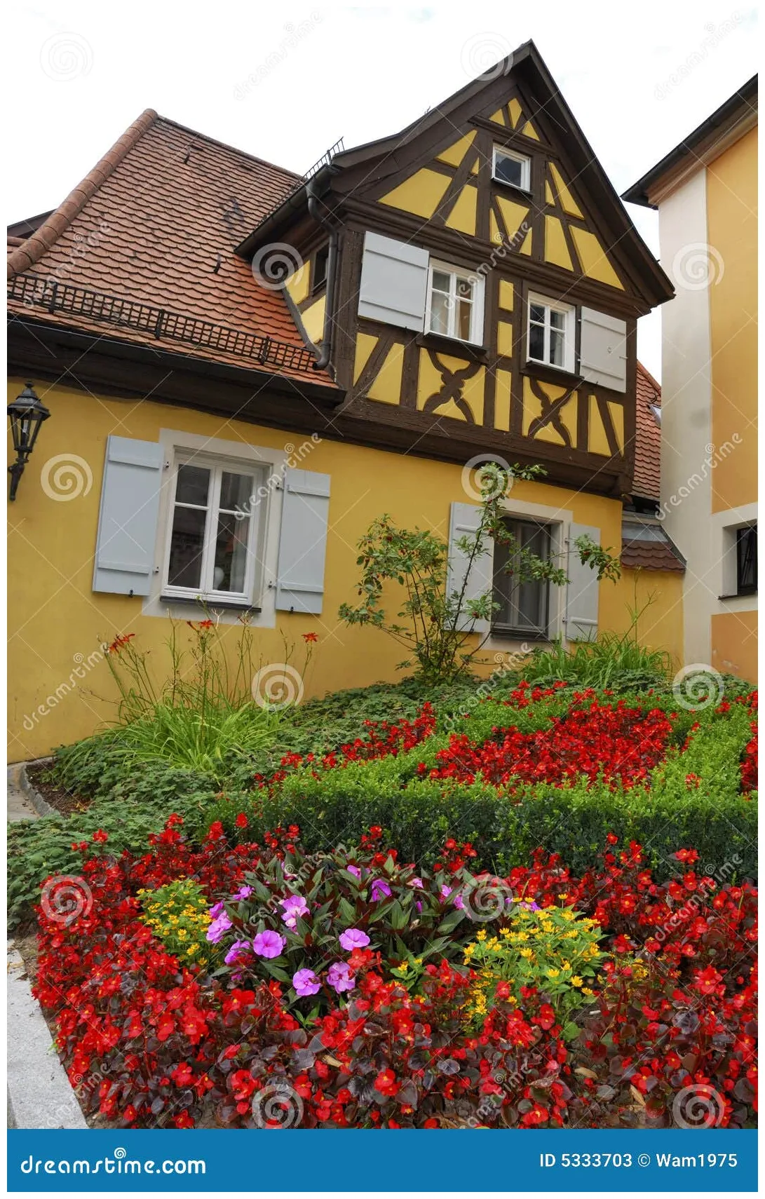 Duits huis stock afbeelding. Image of architecturaal, verfraaid - 5333703