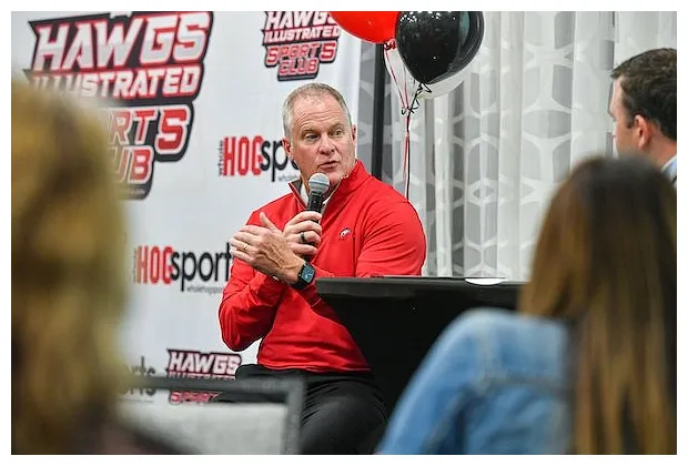 Hawgs illustrated sports club podcast whole hog sports