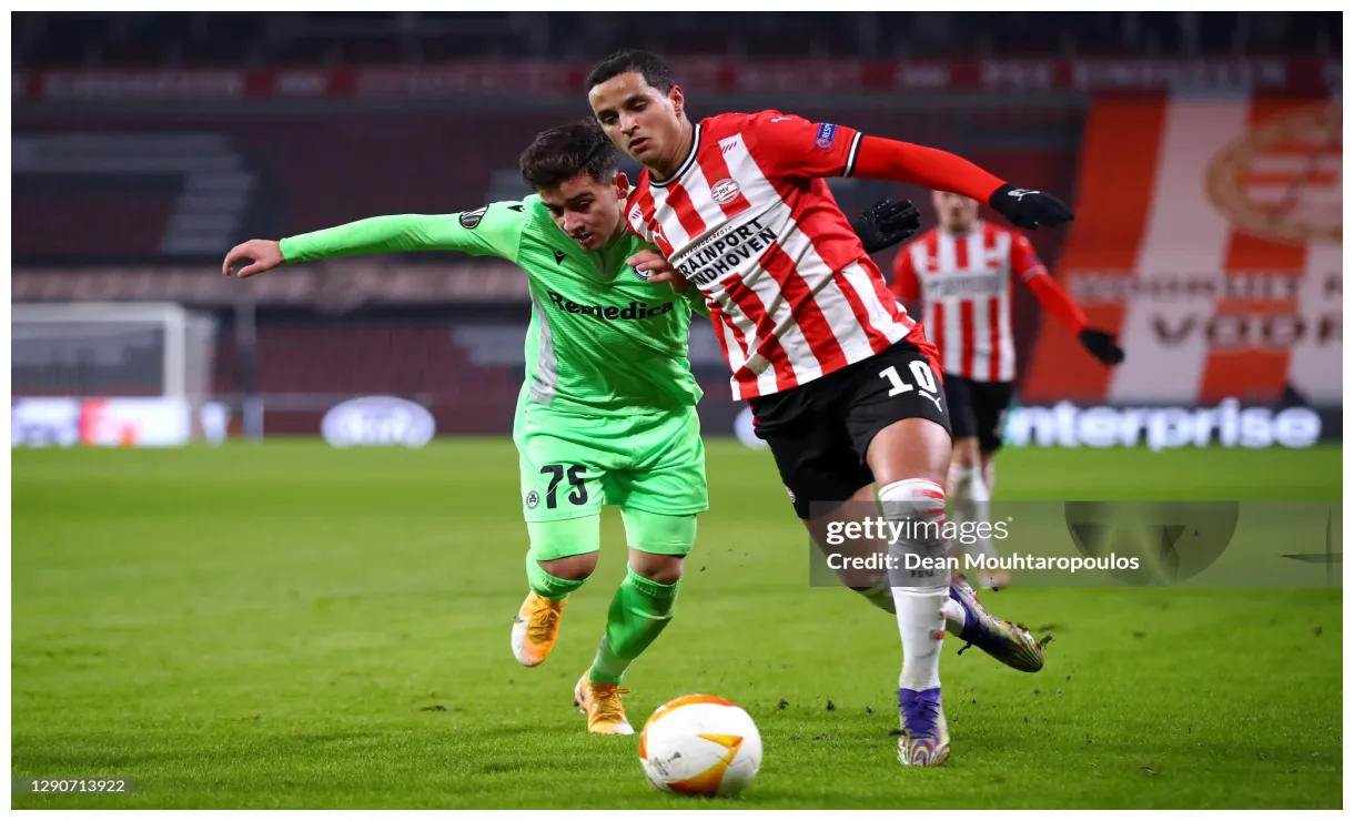 Signs a long-term contract and continues his career in turkey