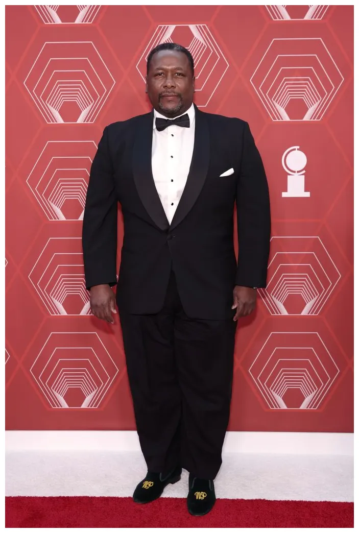 Net worth wiki, age, weight and height