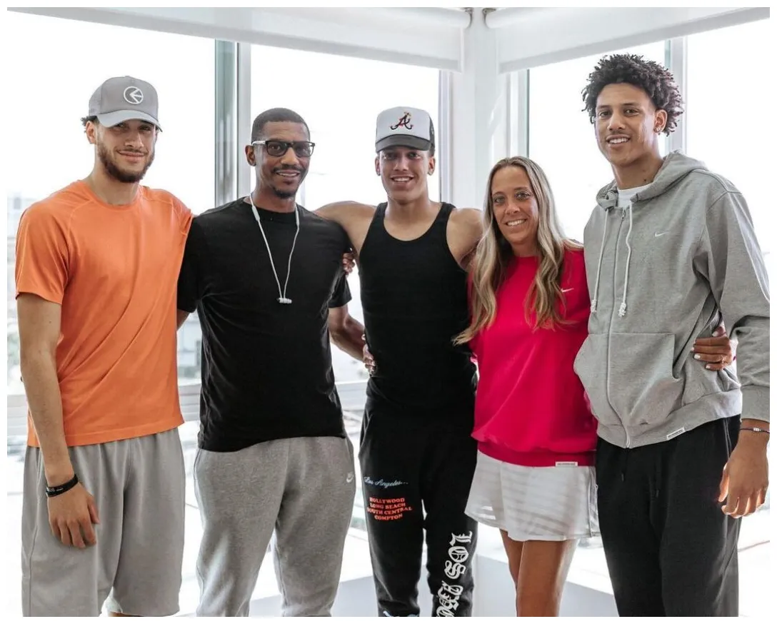 Bio family, nba contracts, net worth and girlfriend