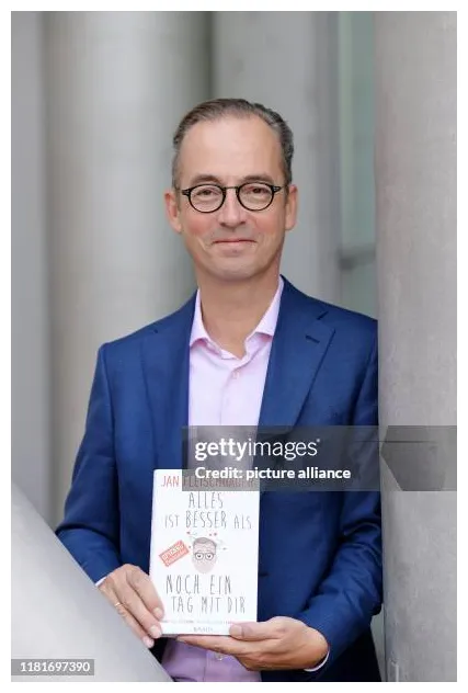 37 s & high res pictures getty s