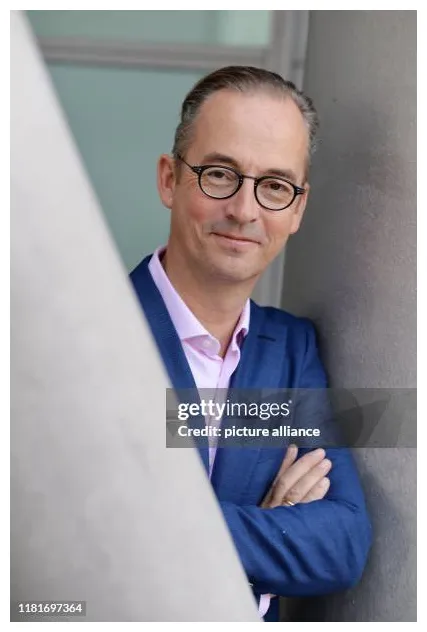 37 s & high res pictures getty s