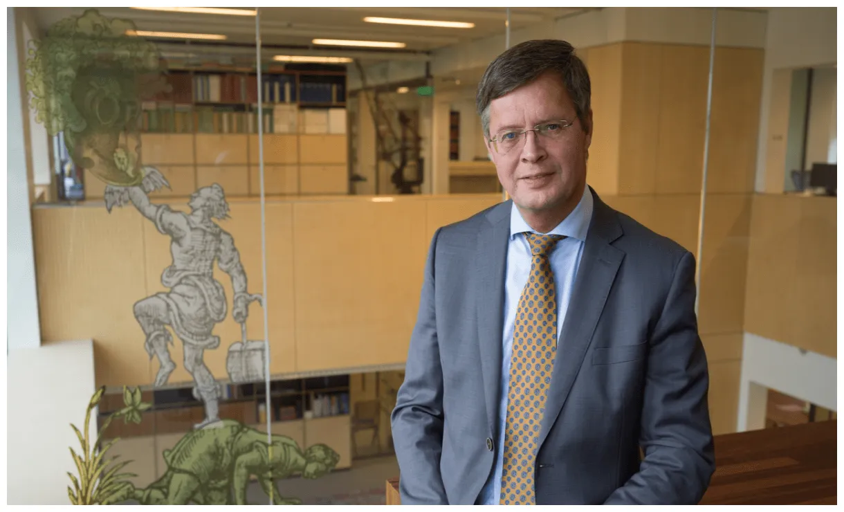 Receives honorary title minister of state