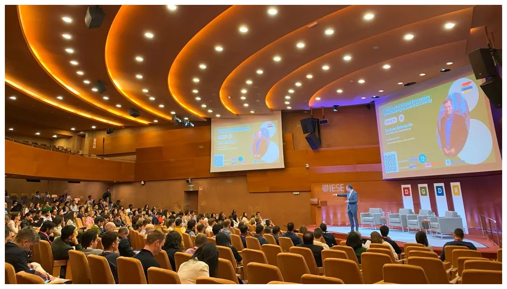 “be the leader the future needs” iese insight