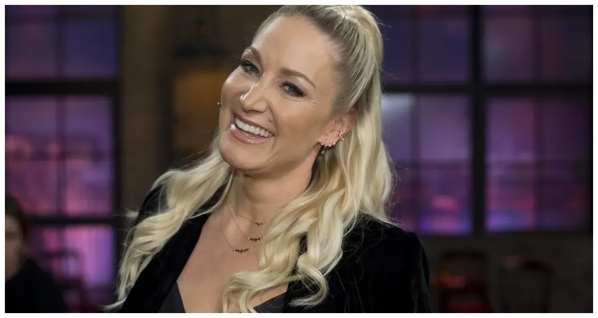 Mit 49 zeigt traumbody im zweiteiler