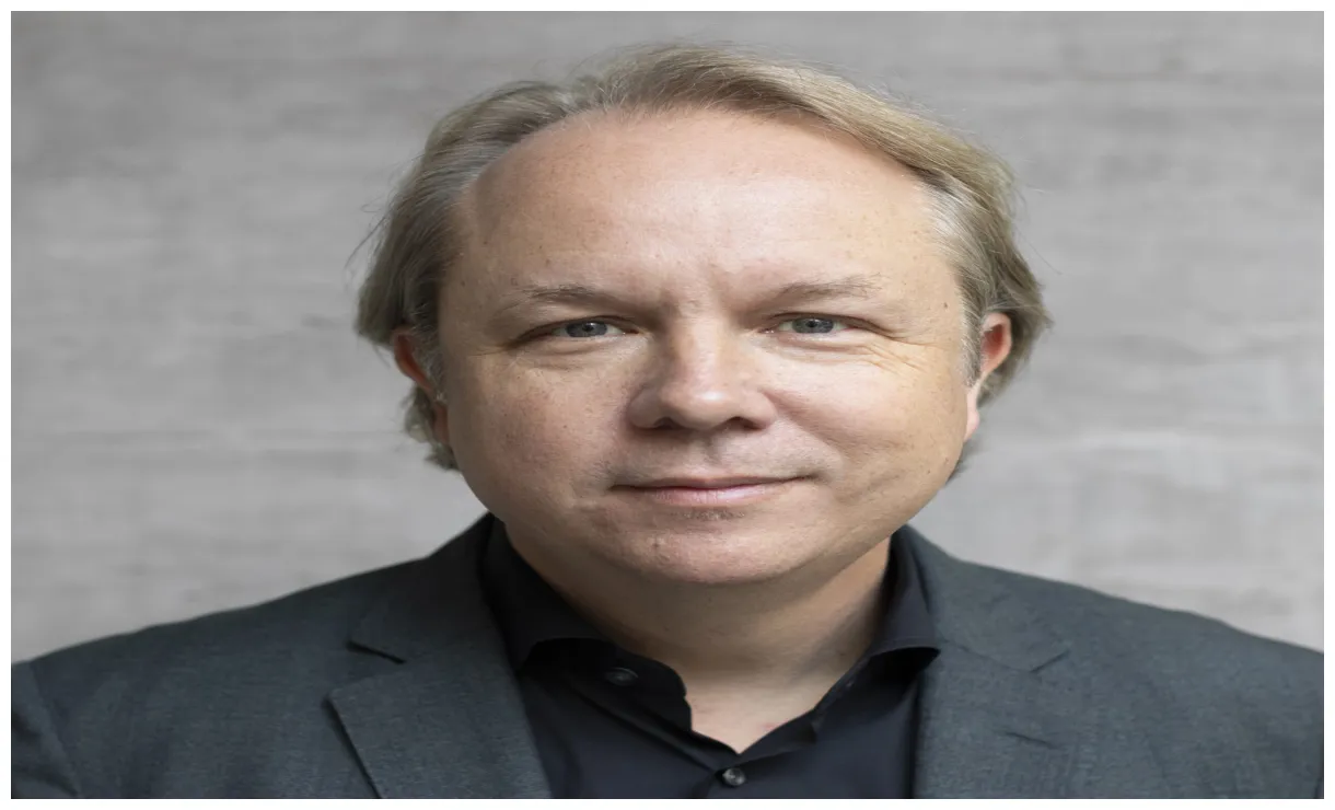 's instagram, twitter & facebook on idcrawl