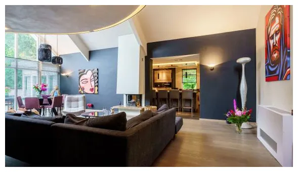 Zet futuristische villa te koop op funda prijs