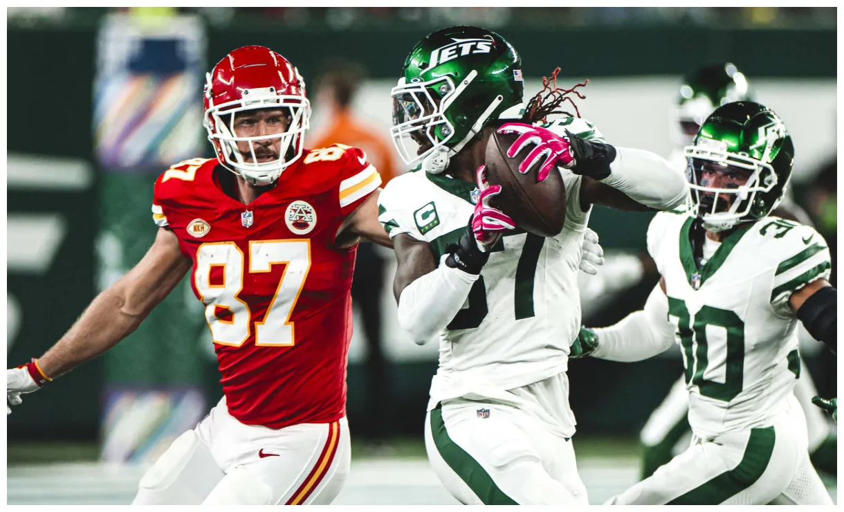 Change of script for jets' defense, but for a while they went toe to