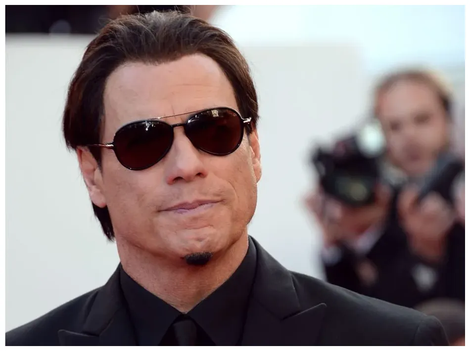 Et sa défunte épouse, kelly preston, ont eu trois enfants