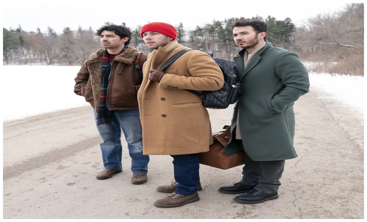 The Jonas Brothers Are Coming Home For The Holidays With A 'Jonas