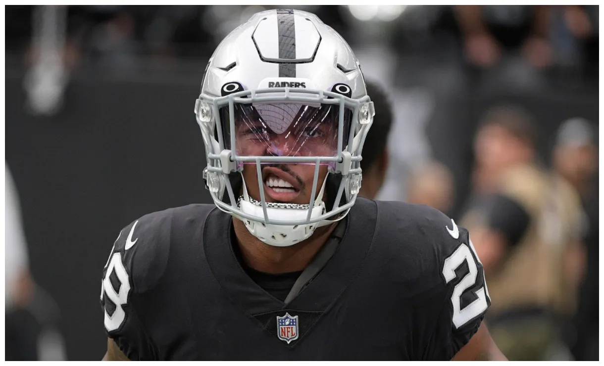 Report raiders made $12 million a year offer to rb