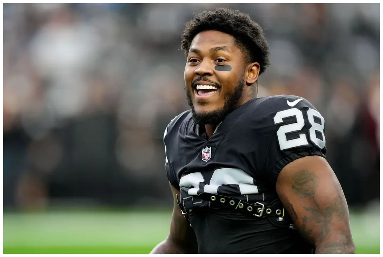 Profile bio, game log, career stats, draft, college, news