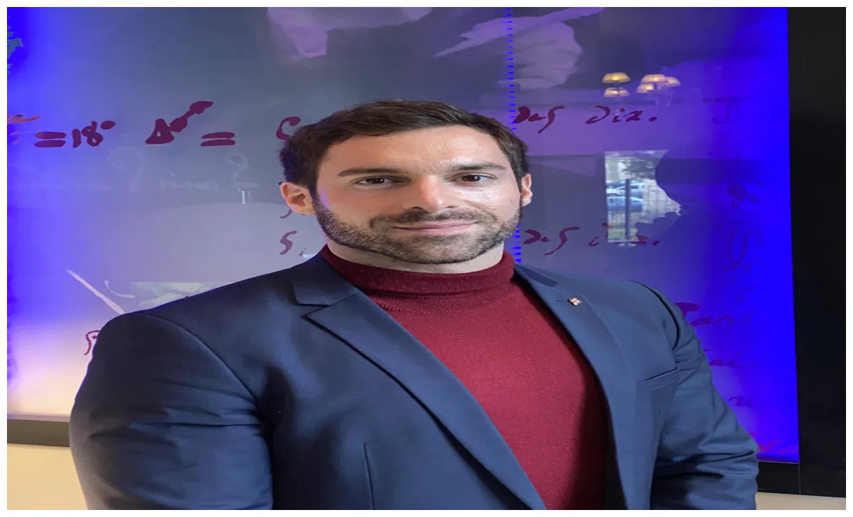 Politique /il conduira la liste r.n aux régionales “ il