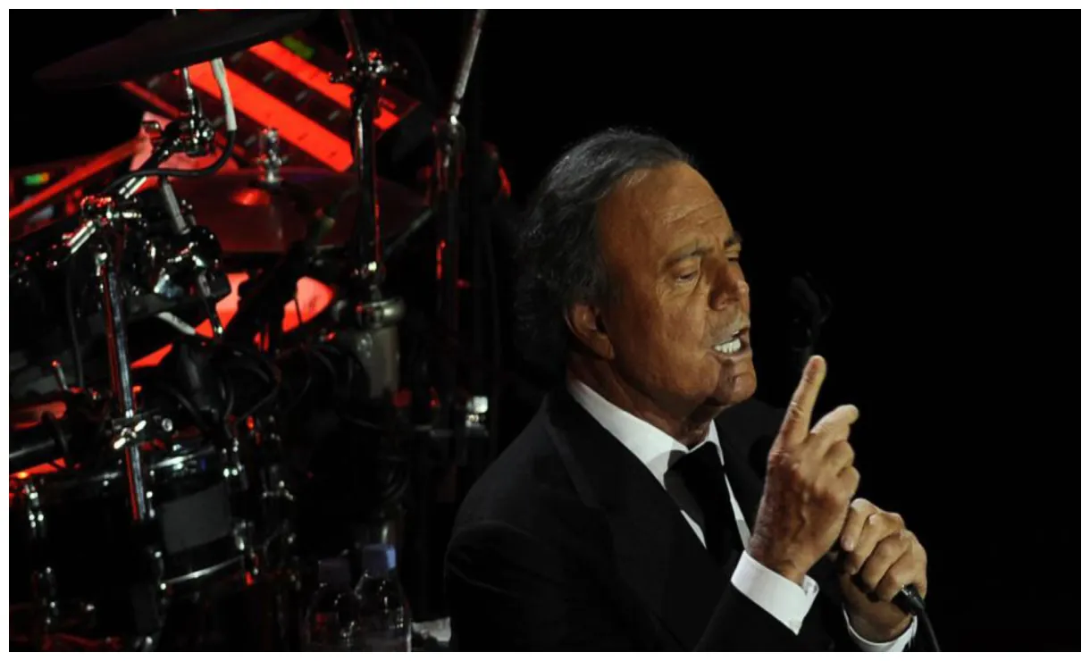 Julio Iglesias – INTERNATIONAL CONCERT AGENCY