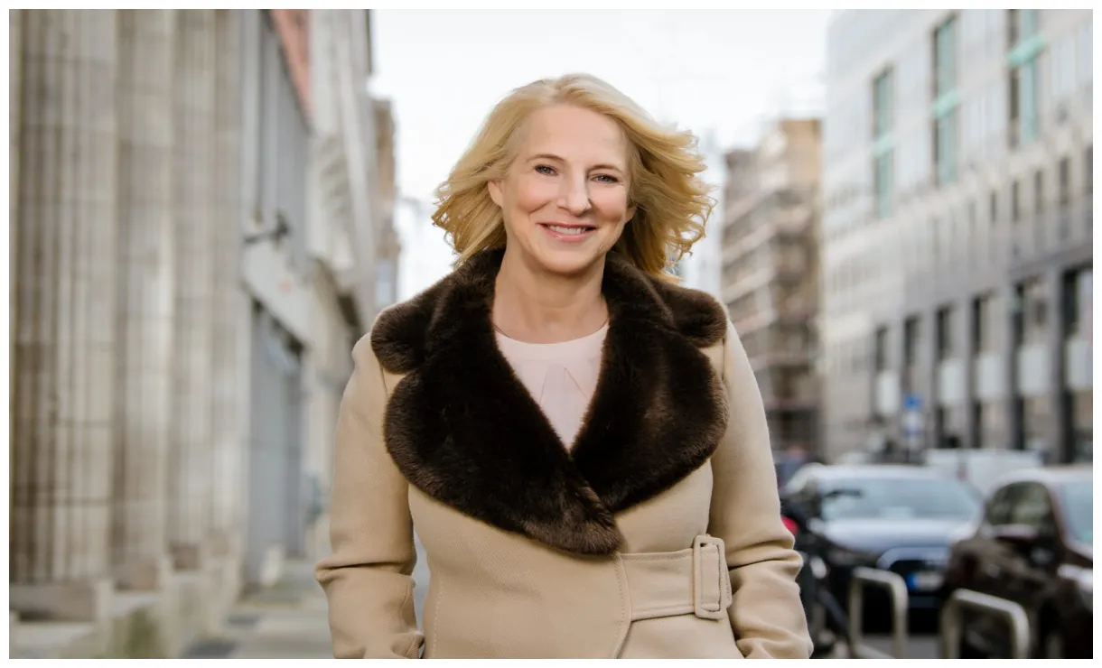 Svea pietschmann. graphy. berlin