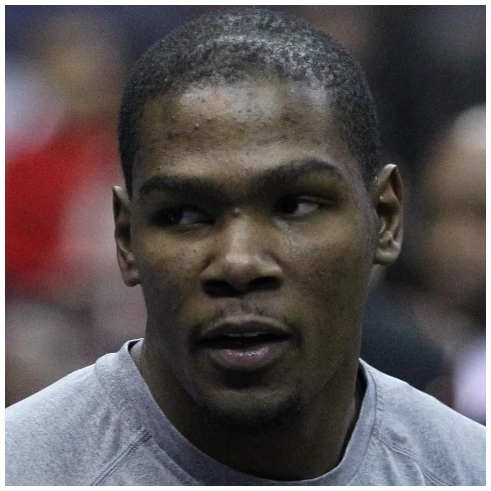 Is alive bio, net worth, height