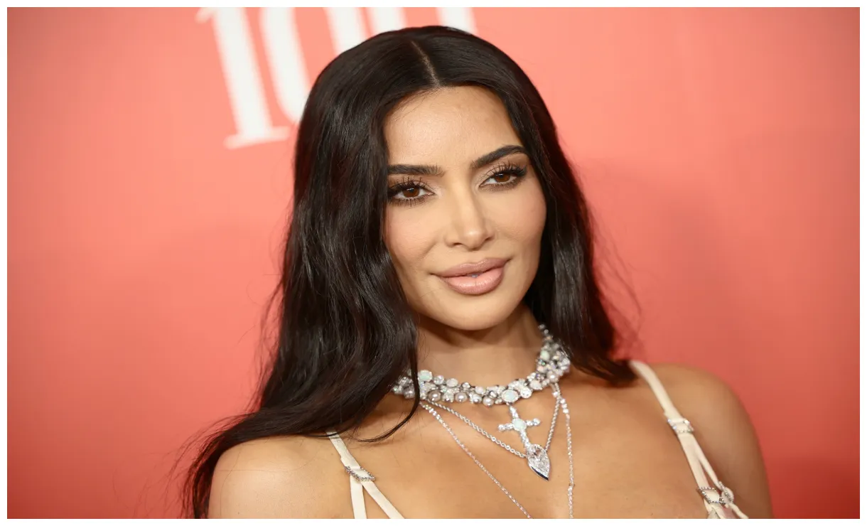 Draws crowds with private equity pitch in berlin bloomberg