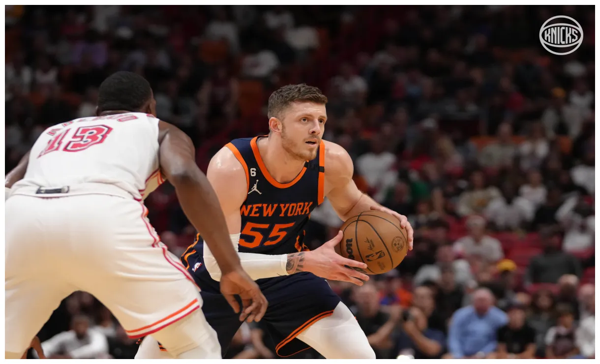 Knicks on the court march 22 at heat new york knicks