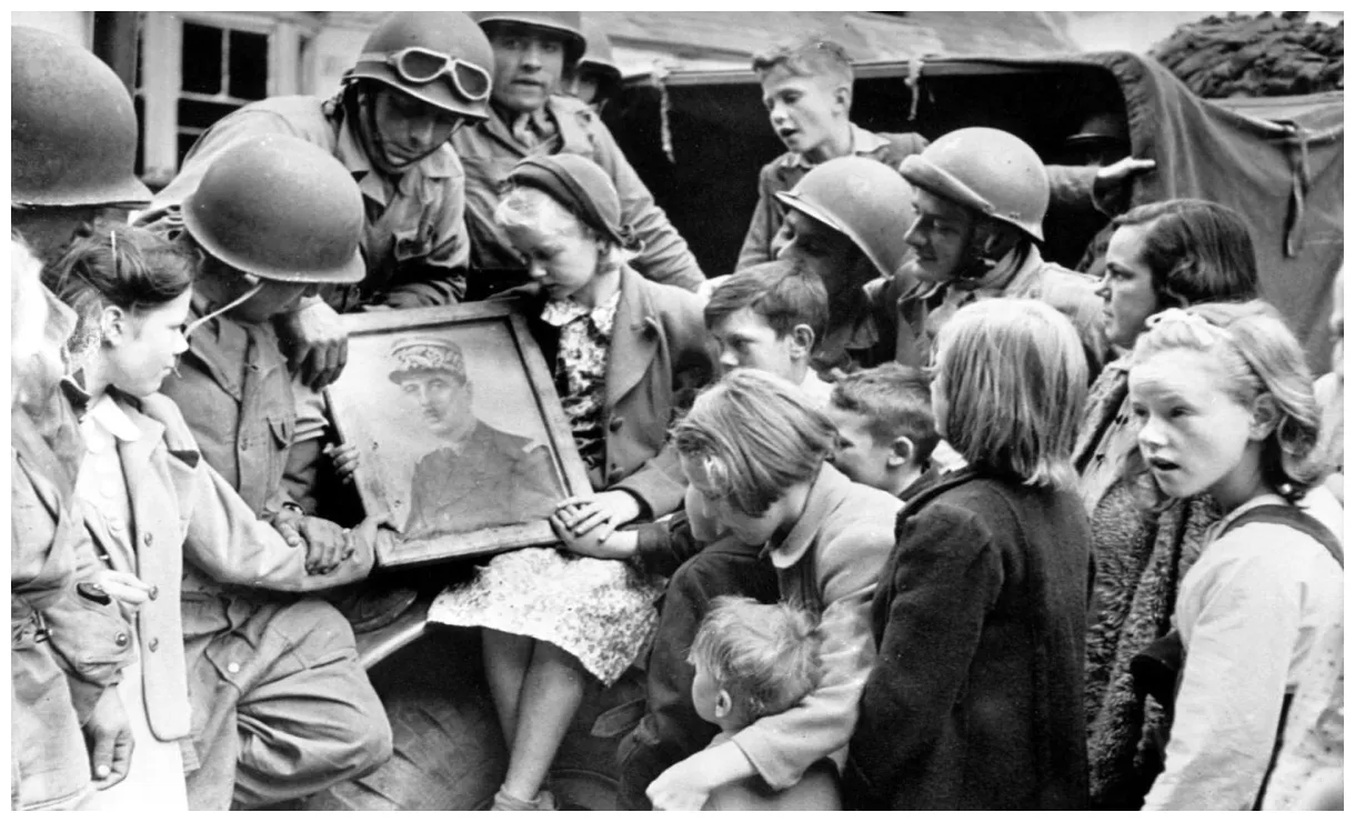 Octobre 1944 de gaulle remporte la bataille de la légitimité
