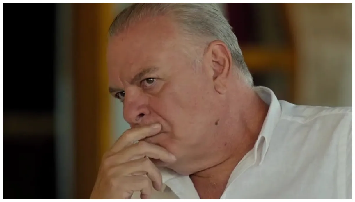 La notte nel cuore sospesa, mediaset cambia tutto quando tornerà in