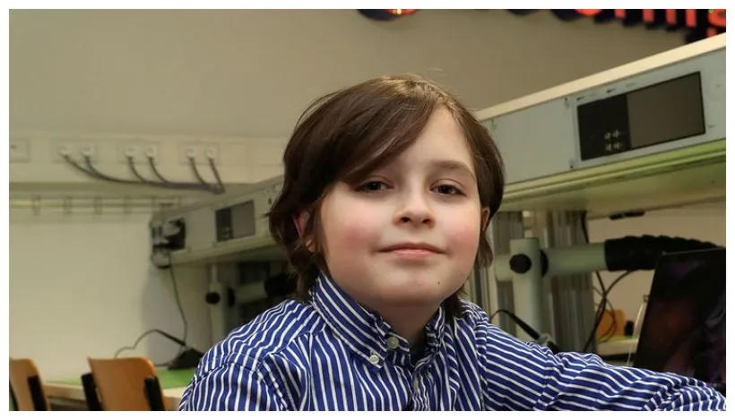 Le surdoué de neuf ans Laurent Simons quitte l'université | Mosaique FM