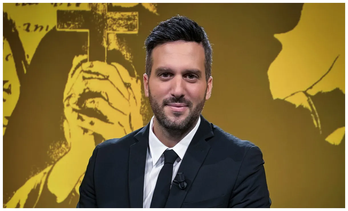 Le iene presentano inside le iene