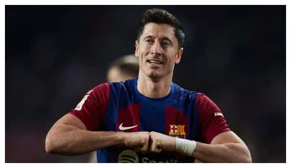 Cuántos goles lleva Robert Lewandowski esta temporada y en su carrera