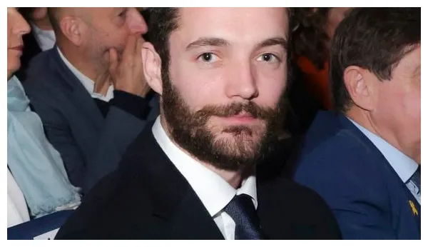 Nicolas sarkozy et son fils louis lors de la finale de football