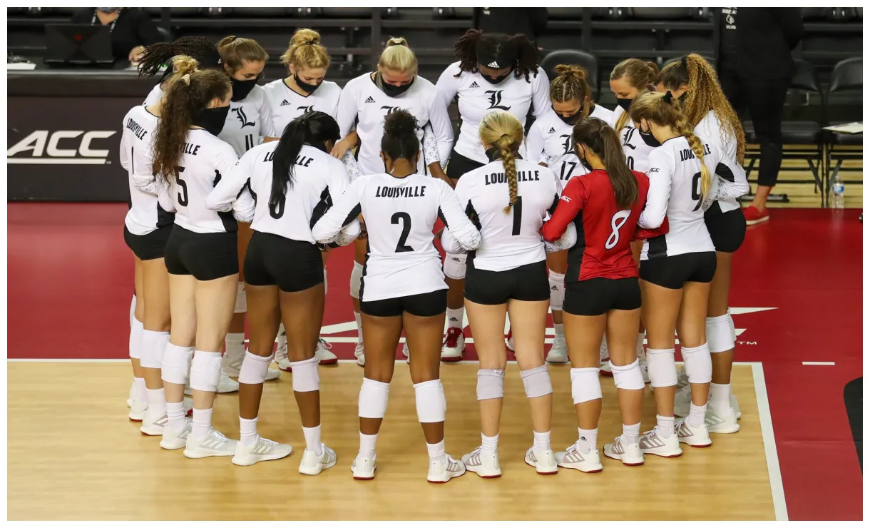 Louisville Volleyball Upset by Wisconsin in Final Four - Sports
