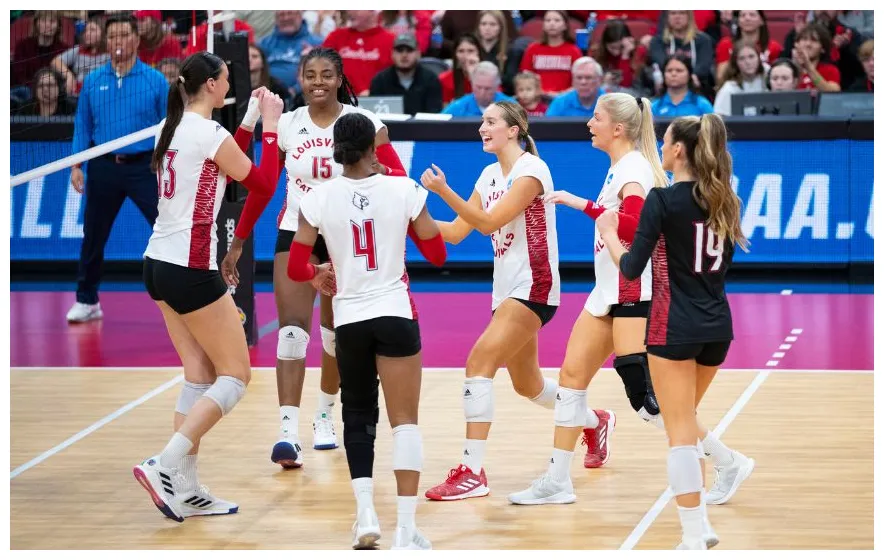 Louisville Volleyball vs Pitt | KFC Yum! Center
