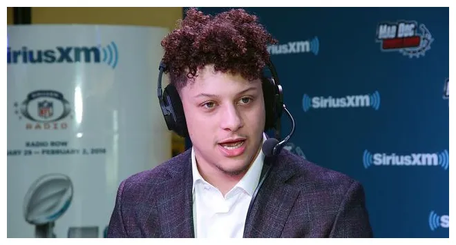 Patrick mahomes ankle injury update — "i definitely can move around better"