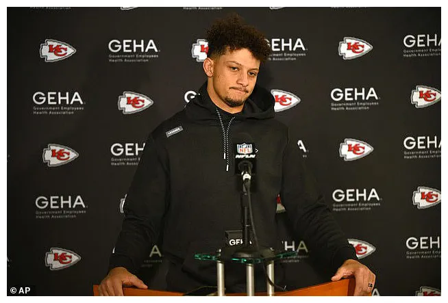Patrick mahomes hands chiefs major injury update as he fights to