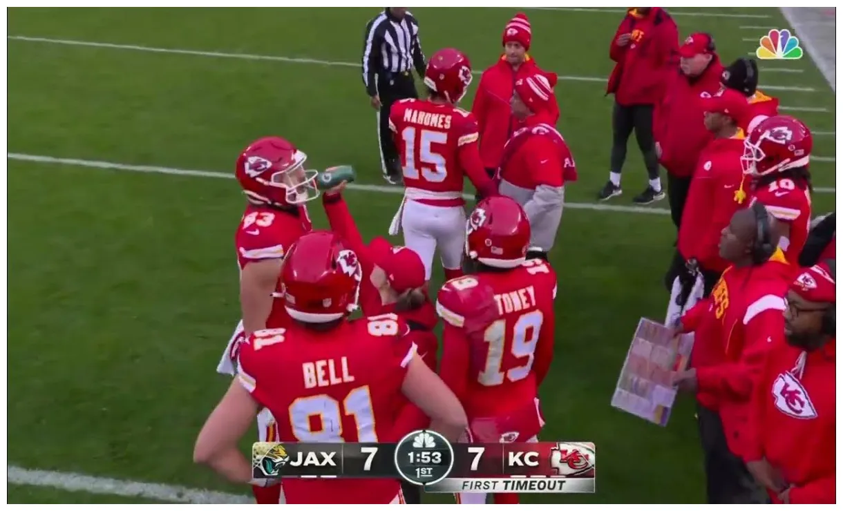 Patrick mahomes gets injured and plays through it youtube