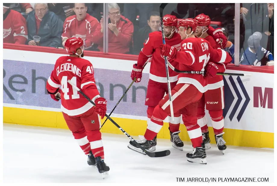 Red wings vs maple leafs oct 11 2018 in play! magazine